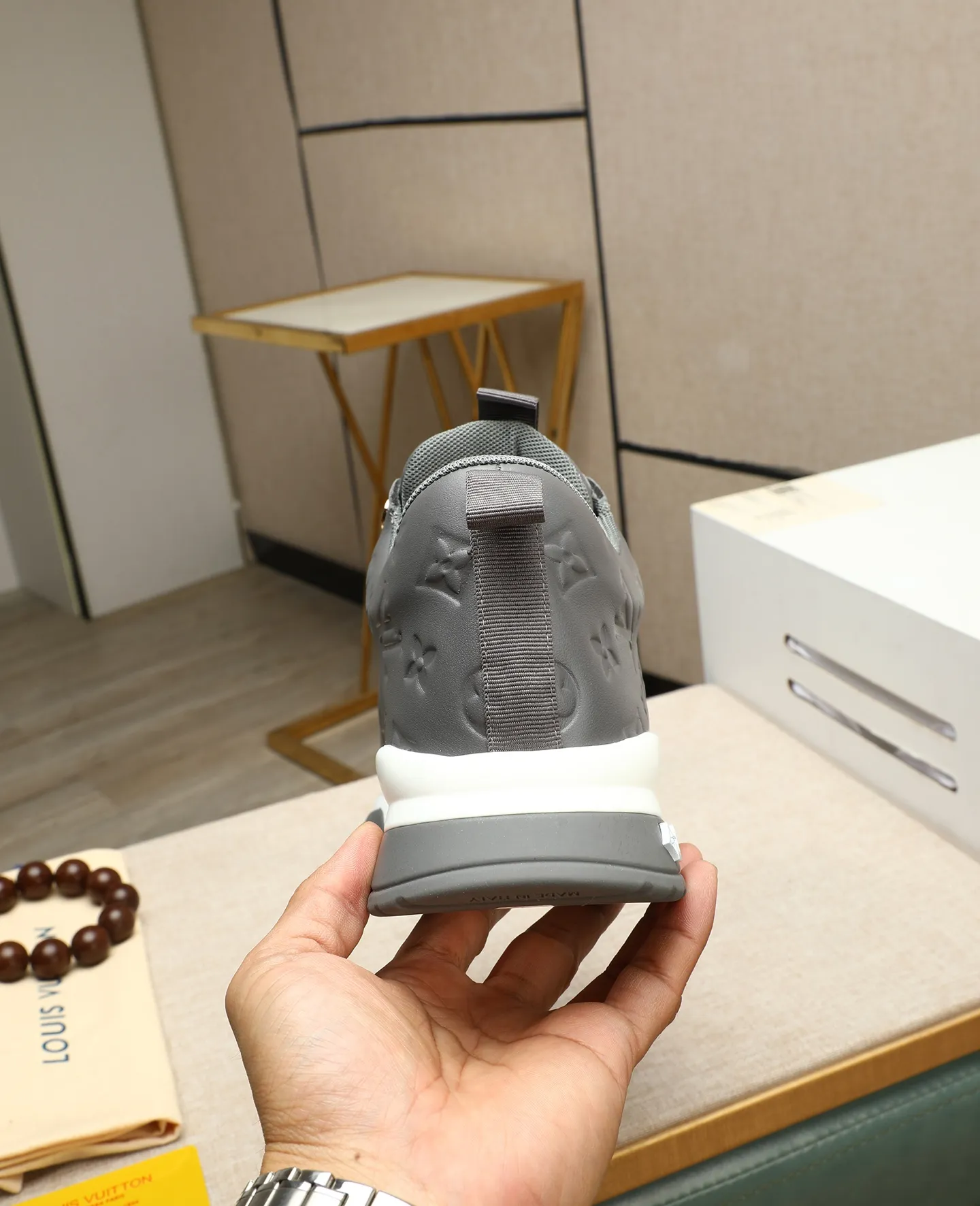 Men's shoes 💰520 📛📛【LOUIS VUITTON】Louis Vuitton official website synchronized new products 👟Milan fashion catwalk style 🇰🇾🇰🇾LV family logo, celebrity style, a must-have for fashionistas ⚠️First-layer calfskin ➕Mesh lining ➕Official website original version special outsole 👞Number 39-44 (38 45 46 customized)